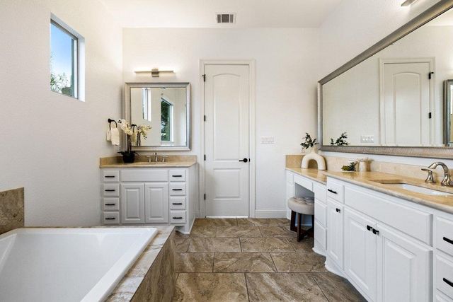 712 Crestone Stream DR, Austin, TX 78738