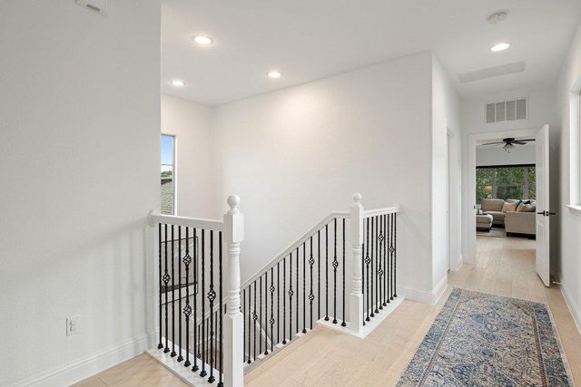 712 Crestone Stream DR, Austin, TX 78738