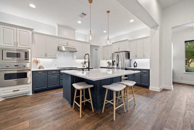 712 Crestone Stream DR, Austin, TX 78738
