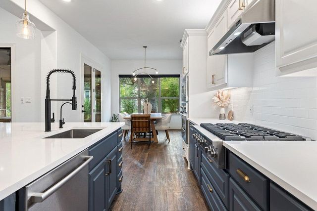 712 Crestone Stream DR, Austin, TX 78738
