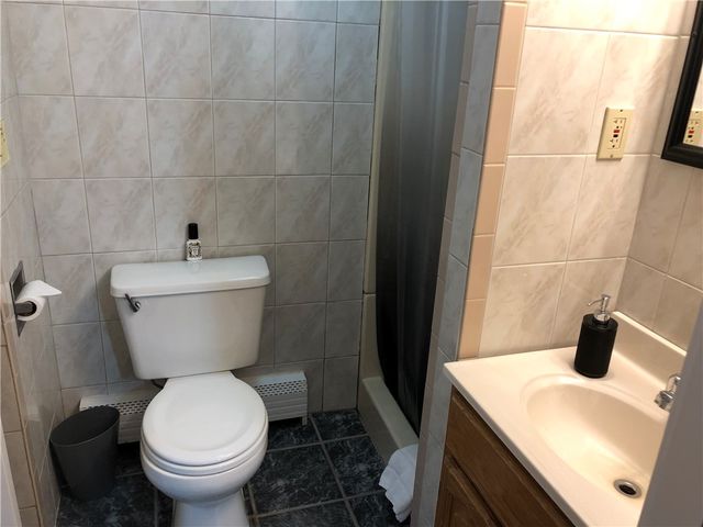 8 Seascape Avenue, Middletown, RI 02842