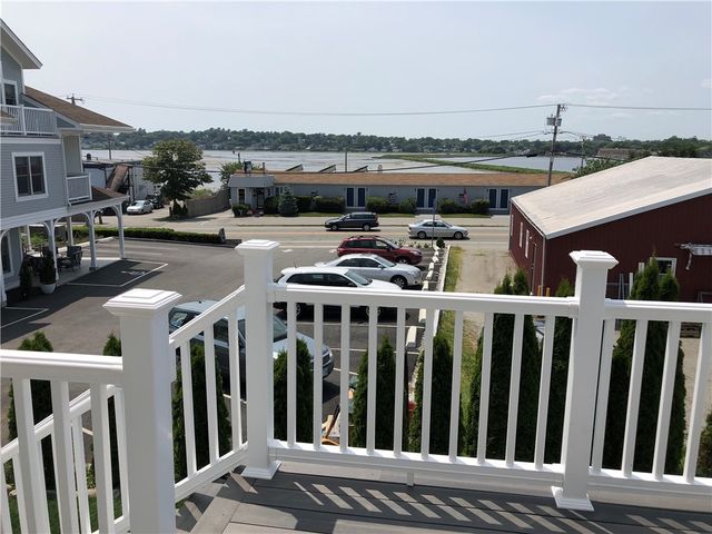 8 Seascape Avenue, Middletown, RI 02842
