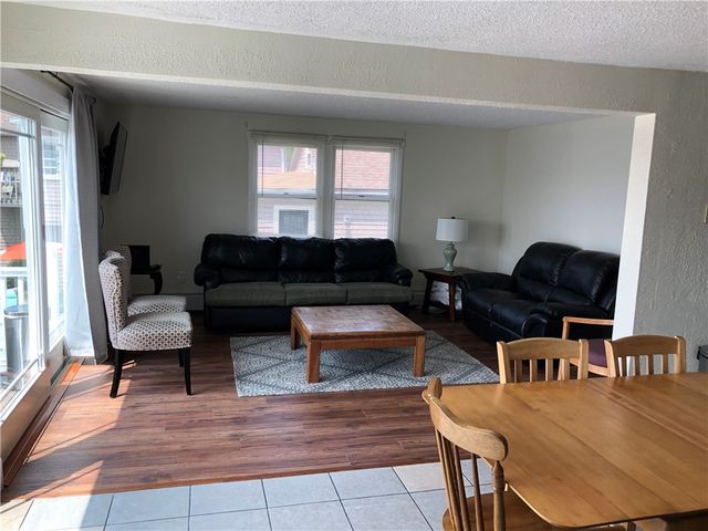 8 Seascape Avenue, Middletown, RI 02842