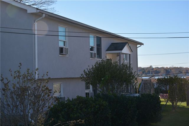 8 Seascape Avenue, Middletown, RI 02842