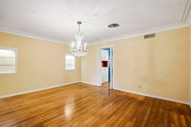 1512 Los Alamos Avenue SW, Albuquerque, NM 87104