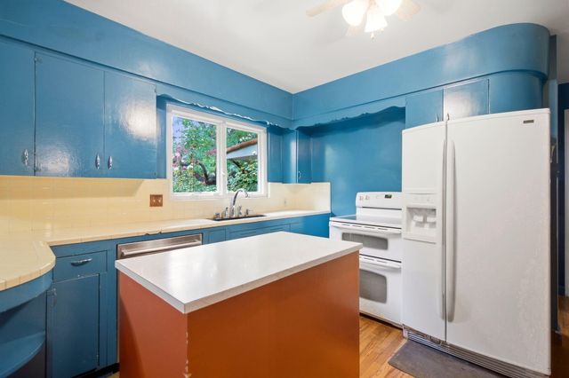 1512 Los Alamos Avenue SW, Albuquerque, NM 87104