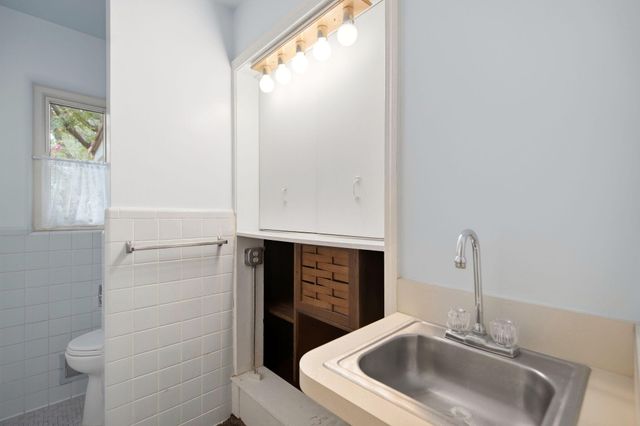 1512 Los Alamos Avenue SW, Albuquerque, NM 87104