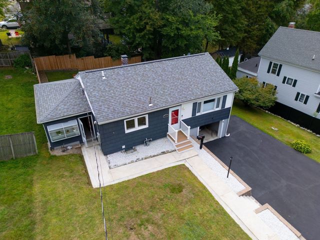 346 Christian St, Lowell, MA 01850