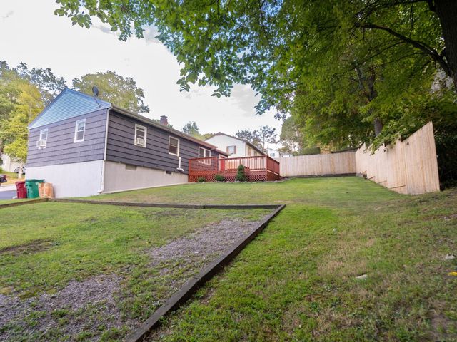 346 Christian St, Lowell, MA 01850