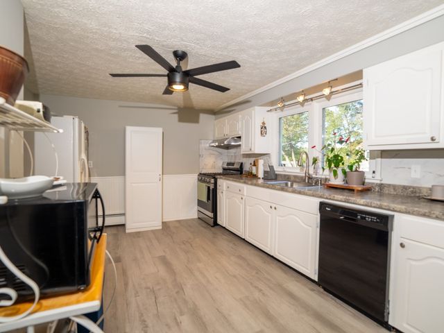 346 Christian St, Lowell, MA 01850