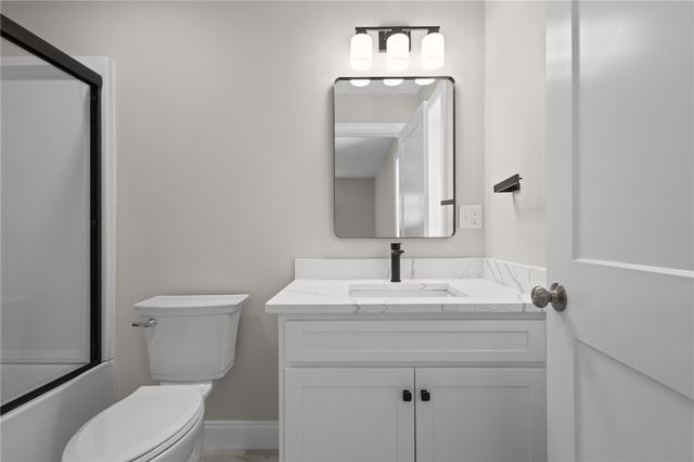 804 DOUGLAS Avenue, Providence, RI 02908