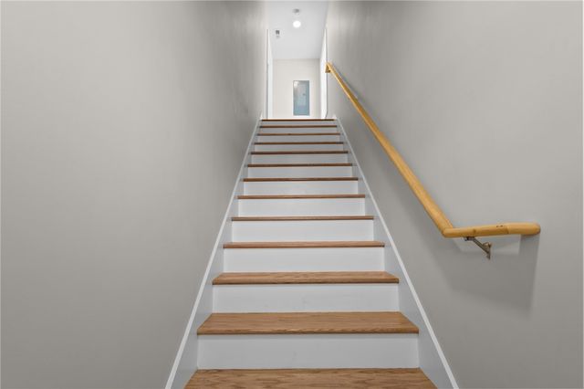 804 DOUGLAS Avenue, Providence, RI 02908