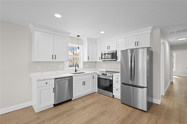 804 DOUGLAS Avenue, Providence, RI 02908