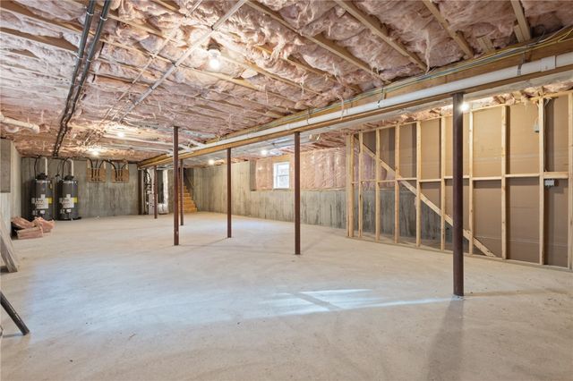 804 DOUGLAS Avenue, Providence, RI 02908