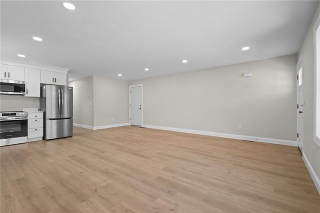 804 DOUGLAS Avenue, Providence, RI 02908