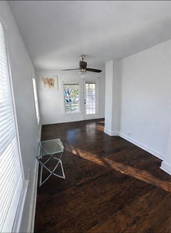 928 S Windomere Avenue D, Dallas, TX 75208