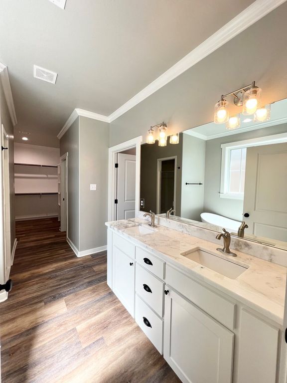 Image 11 of property listing at 4041 Blair Lane, San Angelo, TX 76904