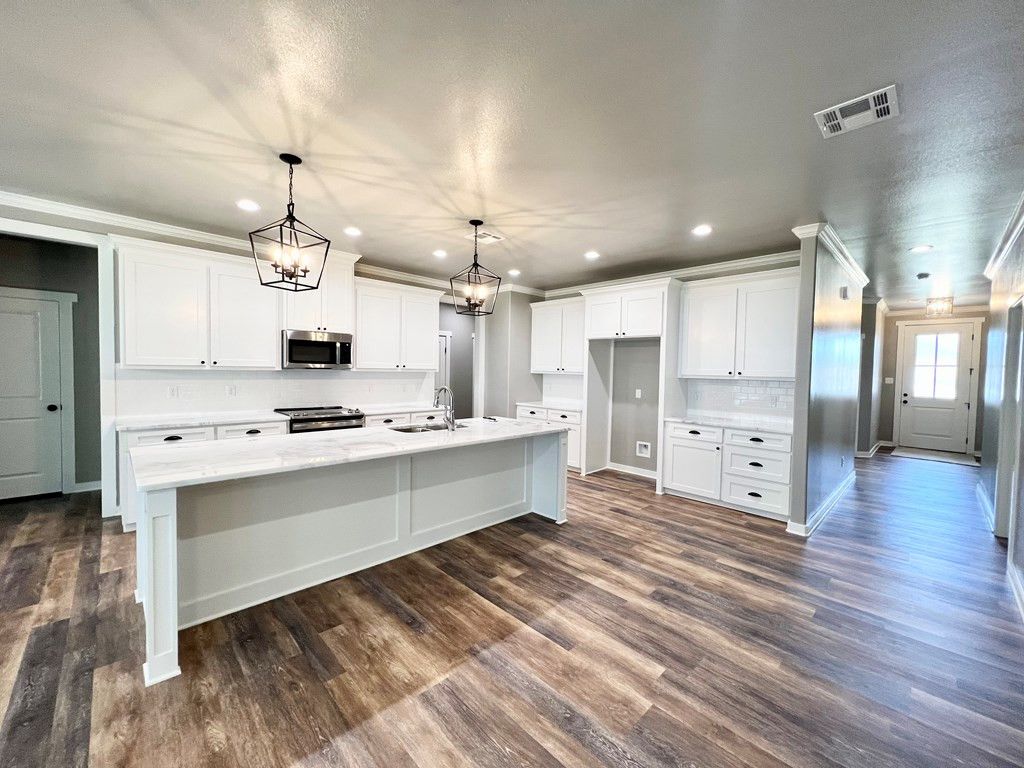 Image 3 of property listing at 4041 Blair Lane, San Angelo, TX 76904