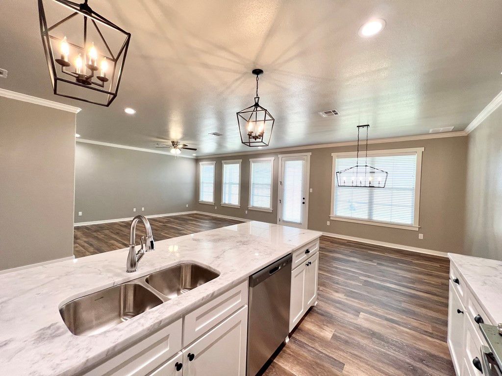 Image 7 of property listing at 4041 Blair Lane, San Angelo, TX 76904