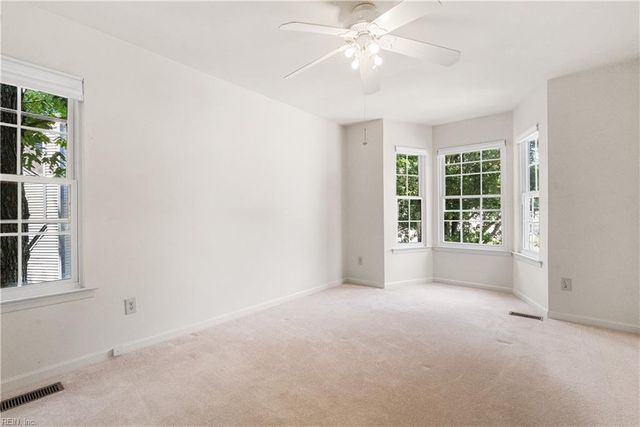 150 Hidden Lake PL, Newport News, VA 23602