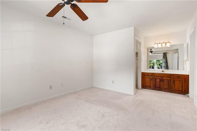 150 Hidden Lake PL, Newport News, VA 23602