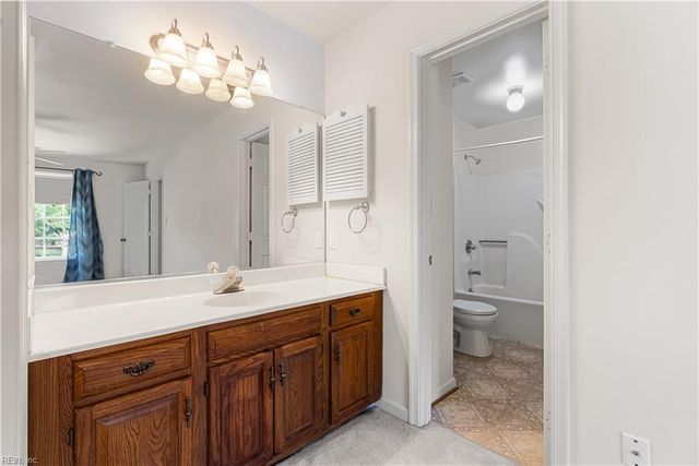 150 Hidden Lake PL, Newport News, VA 23602