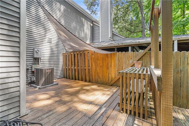 150 Hidden Lake PL, Newport News, VA 23602