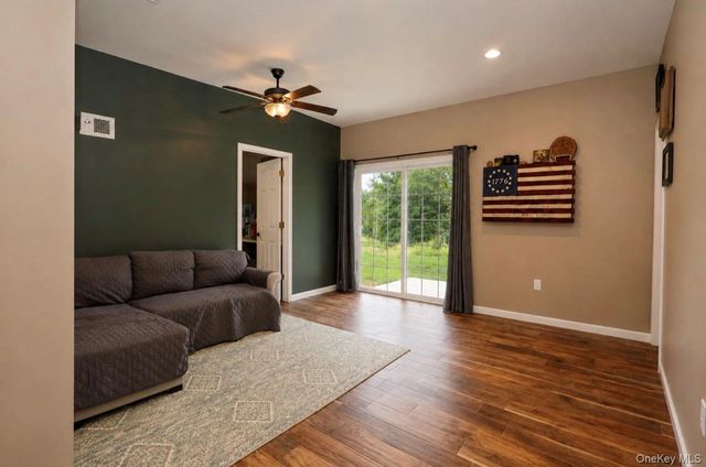 960 County Route 17, Montgomery, NY 12549
