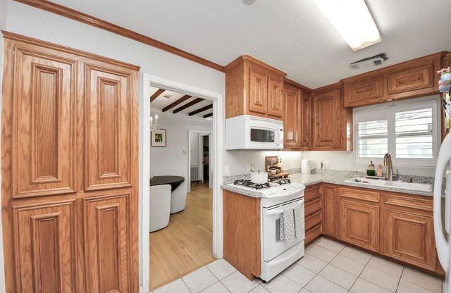 1226 Stonecrest, Houston, TX 77018