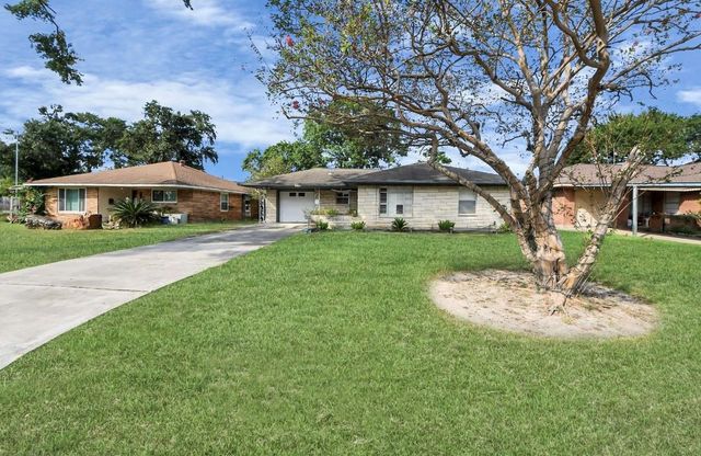 1226 Stonecrest, Houston, TX 77018