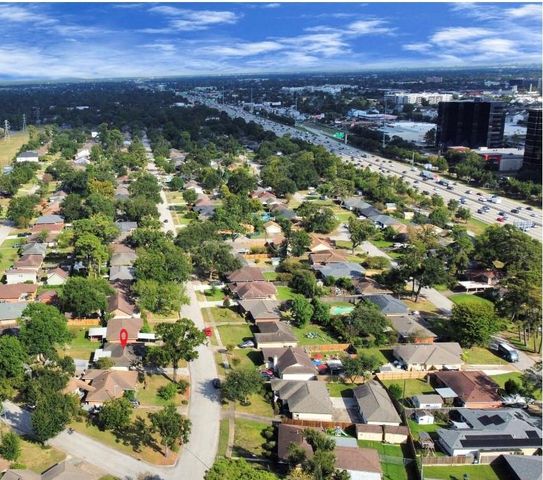 1226 Stonecrest, Houston, TX 77018