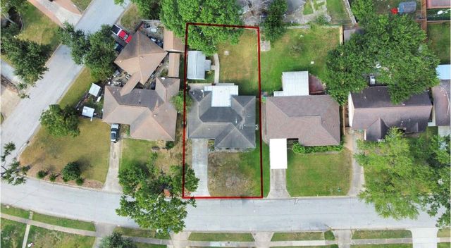 1226 Stonecrest, Houston, TX 77018