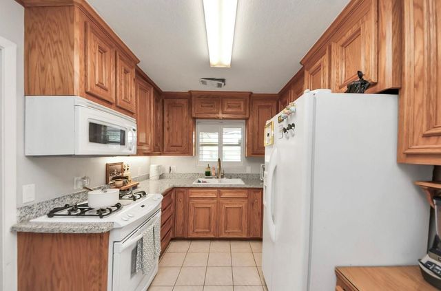 1226 Stonecrest, Houston, TX 77018