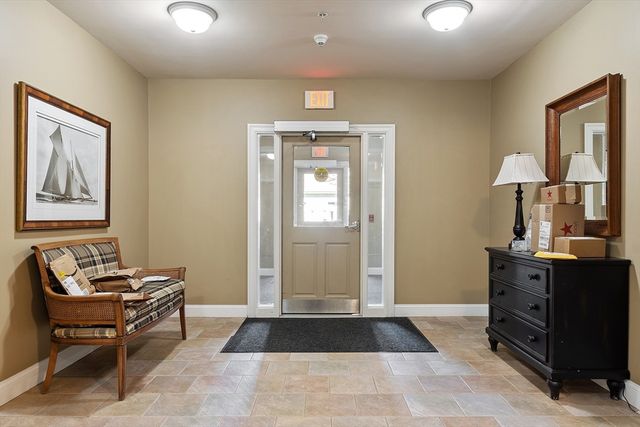 3 Harvest Dr 107, North Andover, MA 01845