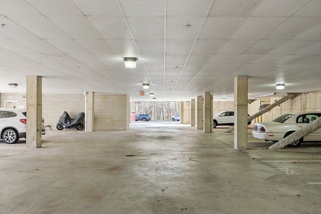 3 Harvest Dr 107, North Andover, MA 01845