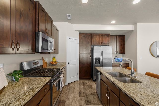 288 S 600 W, Centerville, UT 84014