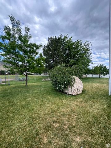 288 S 600 W, Centerville, UT 84014
