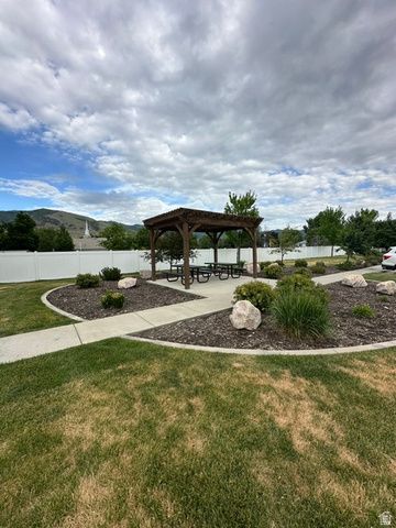 288 S 600 W, Centerville, UT 84014