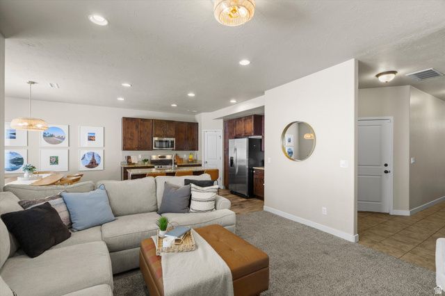 288 S 600 W, Centerville, UT 84014