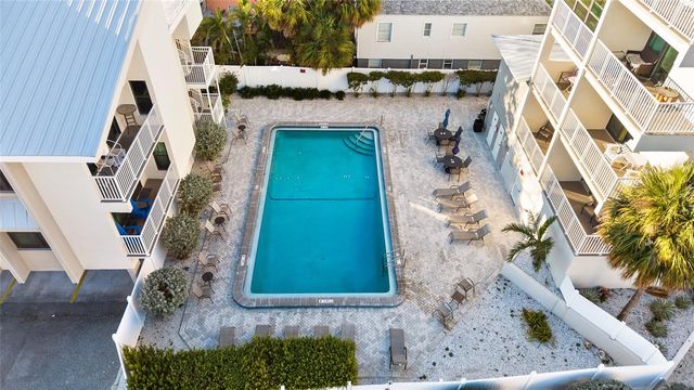 15 GLENDALE STREET B4, Clearwater, FL 33767