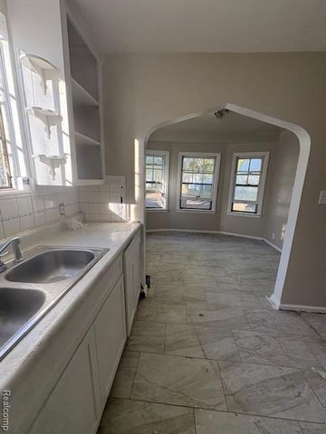 20274 Hickory Street, Detroit, MI 48205