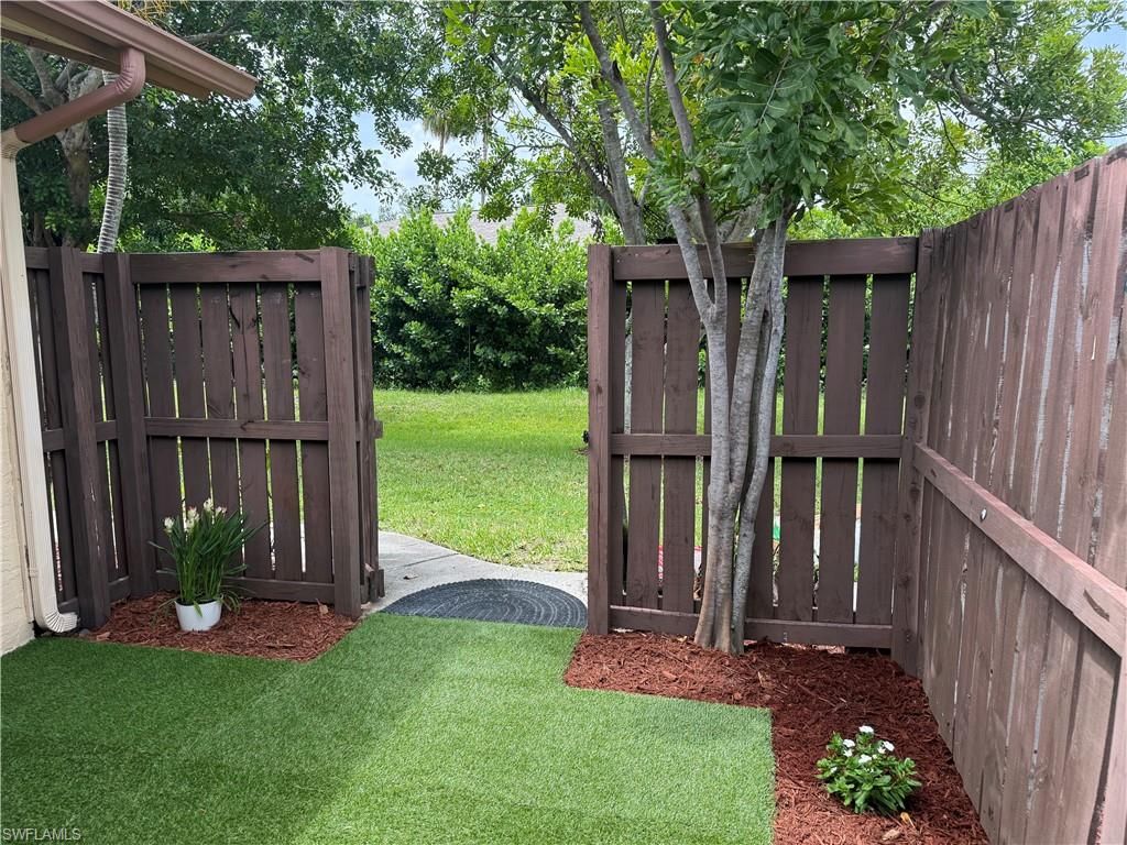 6320 Royal Woods DR, FORT MYERS, FL 33908 — photo 3