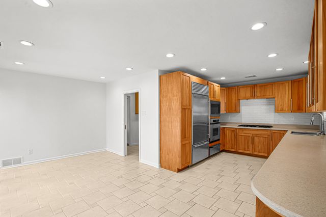 4452 Hockaday Drive, Dallas, TX 75229