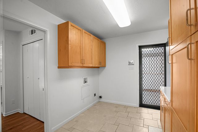 4452 Hockaday Drive, Dallas, TX 75229