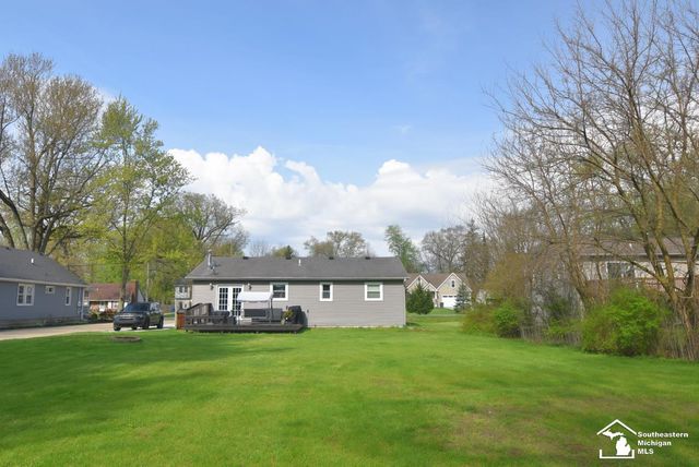 7050 Maplewood Drive, Temperance, MI 48182