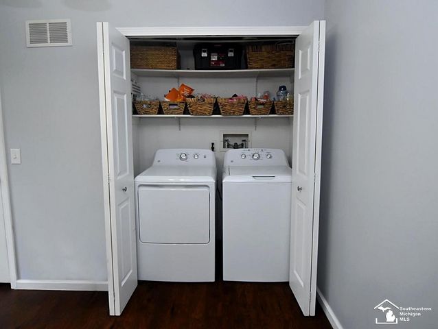 7050 Maplewood Drive, Temperance, MI 48182