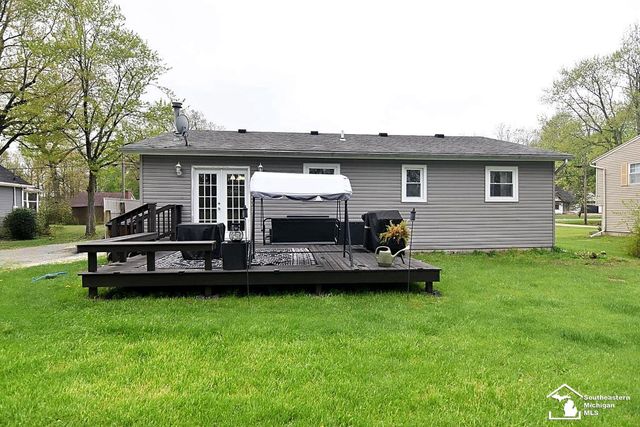 7050 Maplewood Drive, Temperance, MI 48182