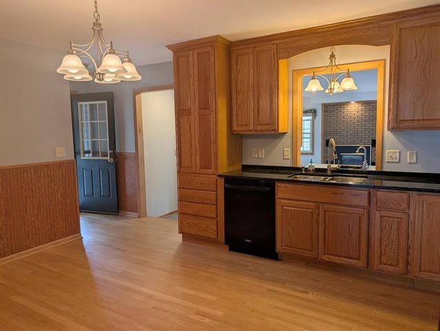 3119 Leslie Lane, Eau Claire, WI 54703