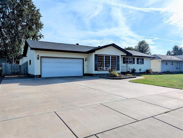 3119 Leslie Lane, Eau Claire, WI 54703