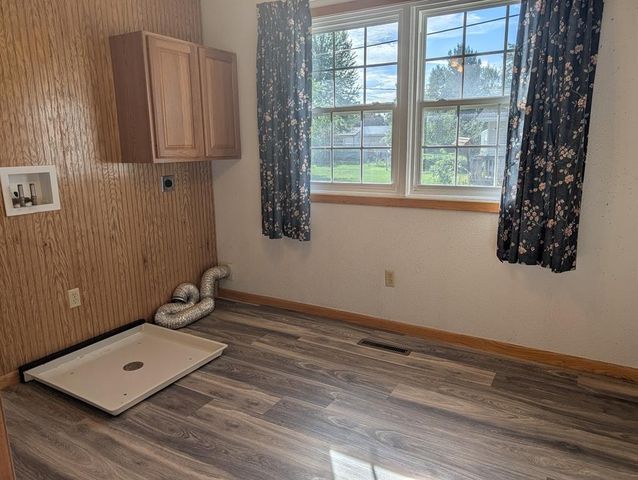 3119 Leslie Lane, Eau Claire, WI 54703